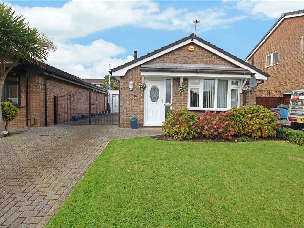 2 bed bungalow for sale in New Drake Green, Westhoughton, Bolton BL5