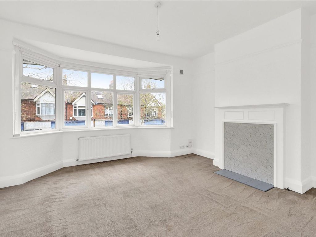 2 bed flat to rent in Northfield Recreation Ground, Avenue