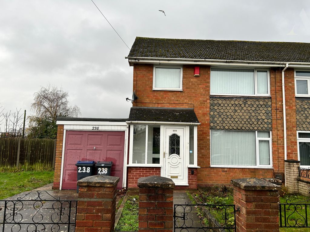 3 bed semidetached house to rent in Old Croft Lane, Shard End