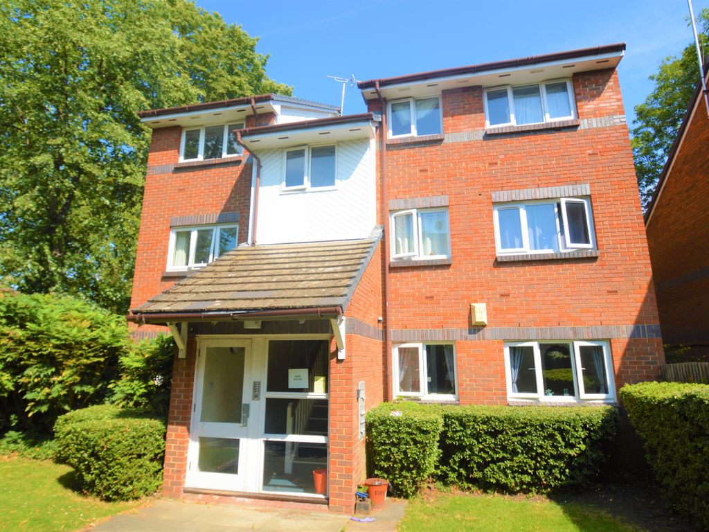 1 bed flat to rent in Red Lion Lane, London SE18, £1,200 pcm Zoopla