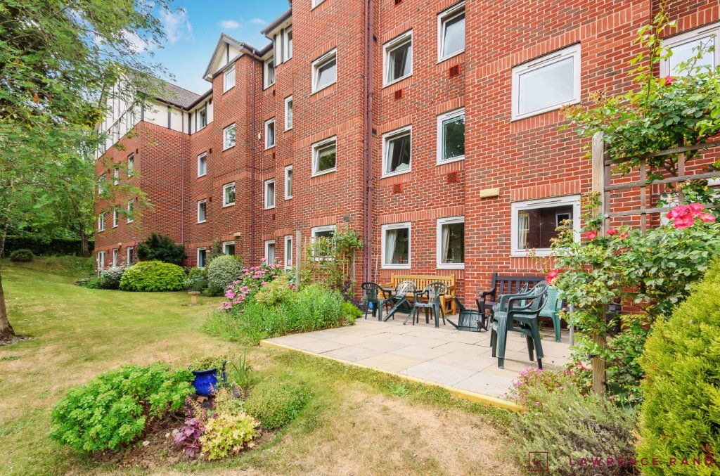 1 bed flat for sale in Sherleys Court, Wood Lane, Ruislip, Middlesex