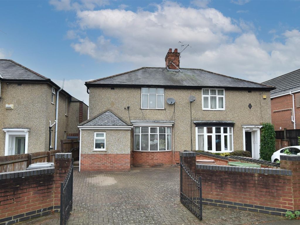 3 bed semidetached house for sale in Gold Street, Wellingborough NN8