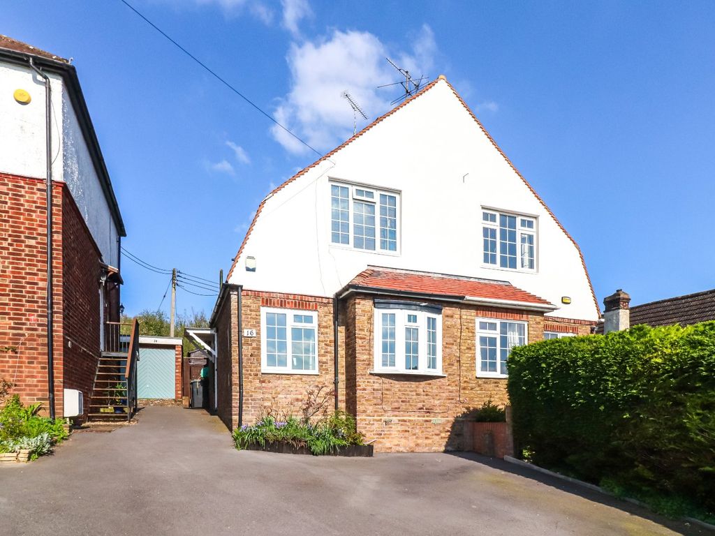 3 bed semidetached house for sale in Derehams Avenue, Loudwater, High