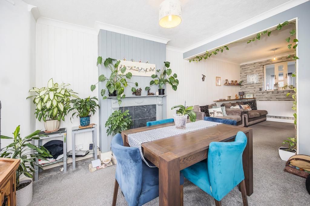 2 bed property for sale in Elsa Road, Welling DA16, £400,000 Zoopla