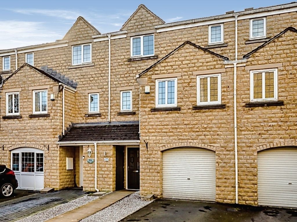 4 bed town house for sale in Larch Close, Wheatley, Halifax HX2 Zoopla