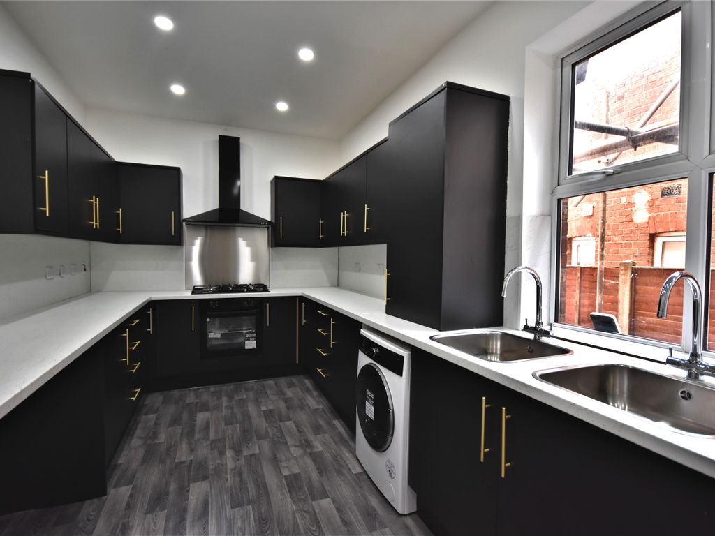 Room to rent in Harefield Road, Coventry CV2, £475 pcm Zoopla