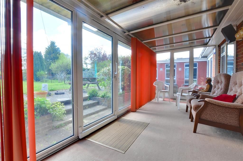 3 bed detached bungalow for sale in Brookmead, Hildenborough, Tonbridge, Kent TN11 Zoopla