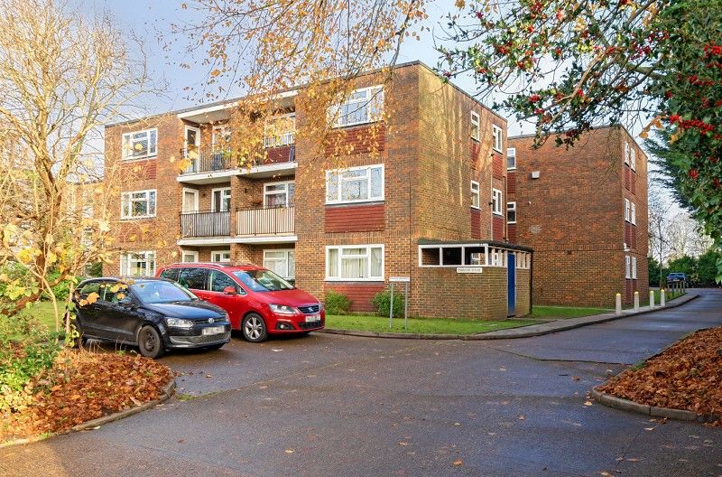1 bed flat for sale in Alexandra Road, Epsom, Surrey. KT17, £279,000