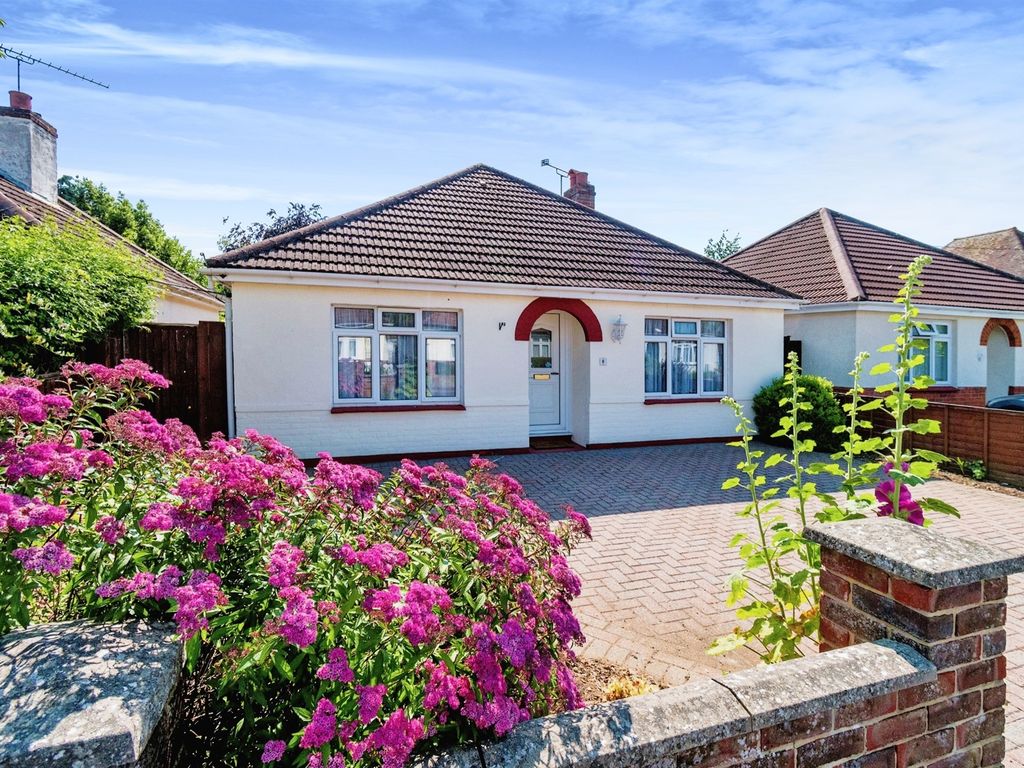 2 bed detached bungalow for sale in Rosedale Avenue, Romsey SO51 Zoopla