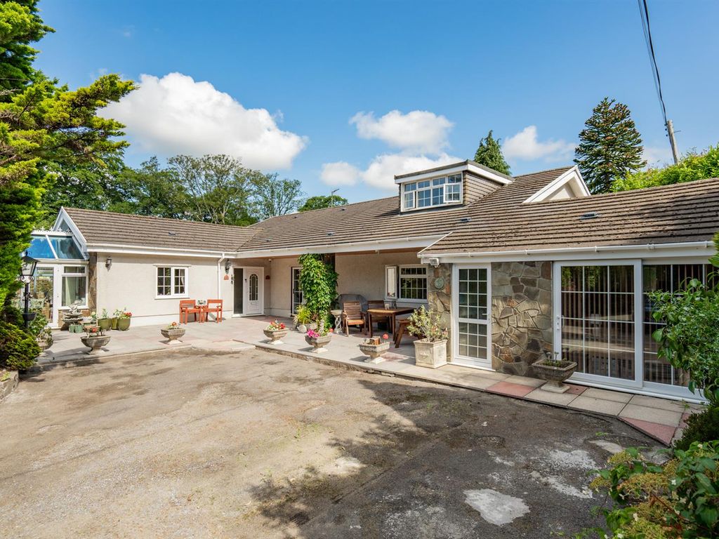3 bed detached bungalow for sale in Glyncerrig, Furnace, Llanelli SA15