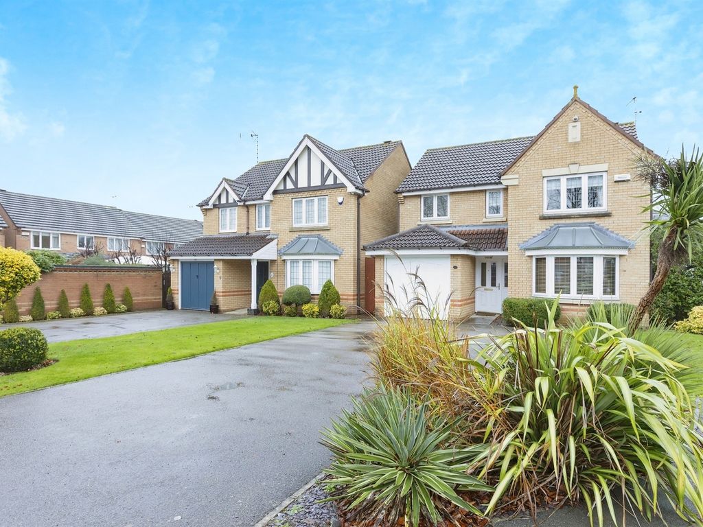 4 bed detached house for sale in Belfry Close, Burbage, Hinckley LE10