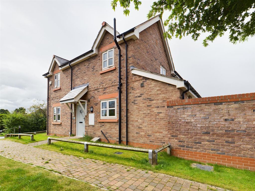 3 bed semidetached house for sale in Rosemary Gardens, Rossett