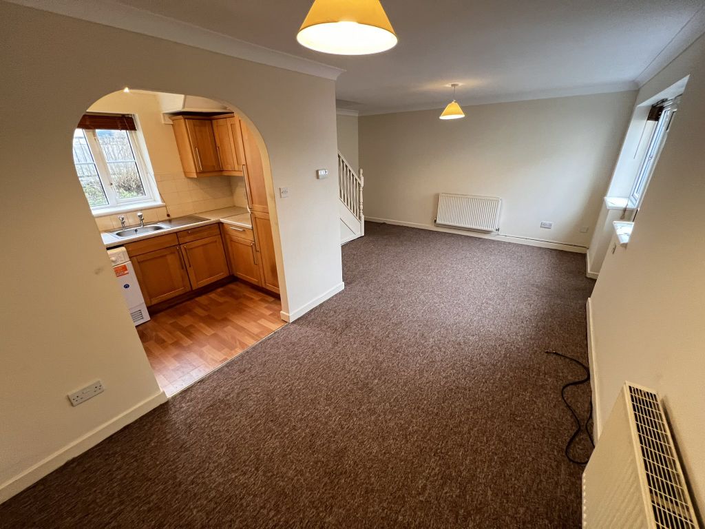 2 bed property to rent in Llys Ystrad, Johnstown, Carmarthen SA31, £725