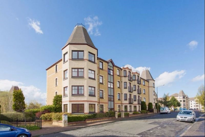 2 bed flat to rent in West Bryson Road, Polwarth, Edinburgh EH11, £