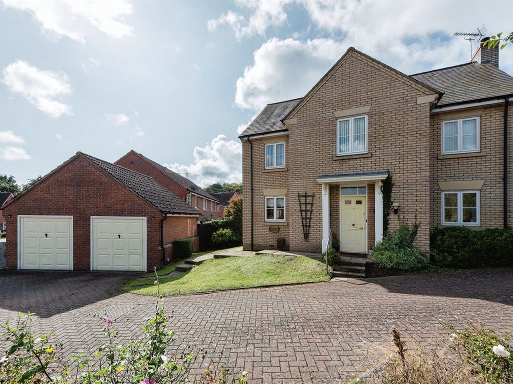 4 bed detached house for sale in Comfrey Way, Thetford IP24, £375,000