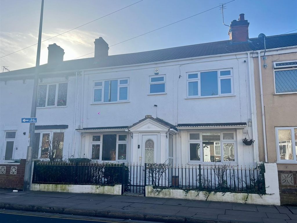 4 bed terraced house to rent in Eleanor Street, Grimsby DN32 Zoopla