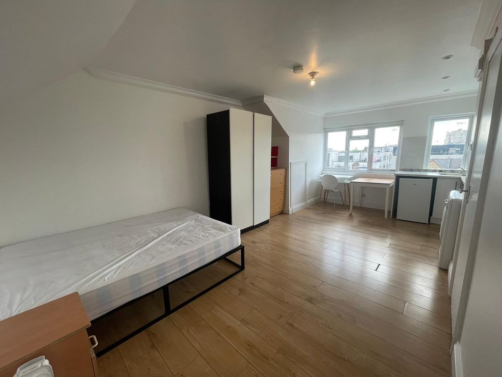 Studio to rent in Mazenod Avenue, Kilburn NW6, £1,400 pcm Zoopla
