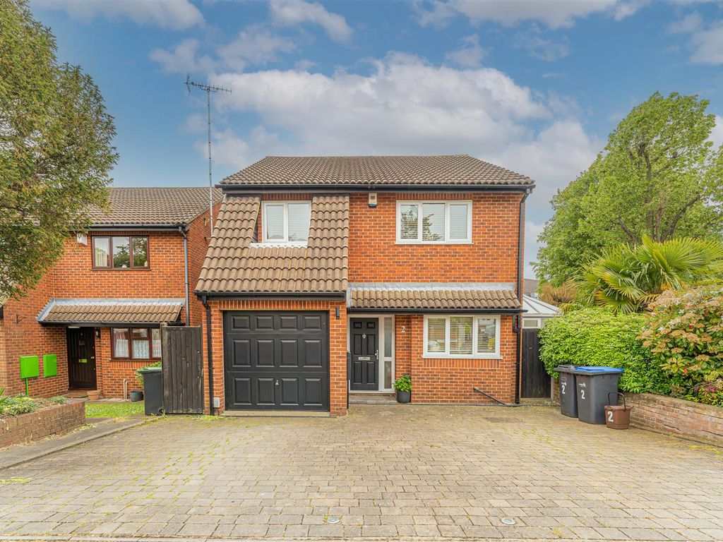 4 bed detached house for sale in Chasewood Avenue, Enfield EN2 Zoopla