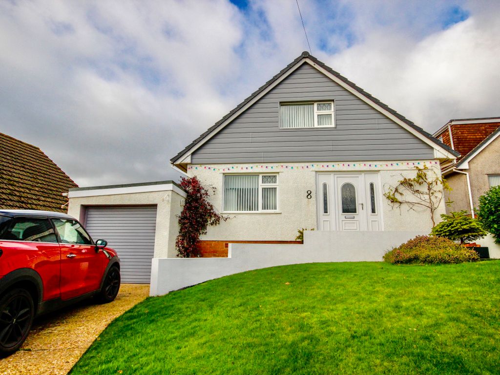 3 bed bungalow for sale in Hawthorn Drive, The Bryn, Pontllanfraith