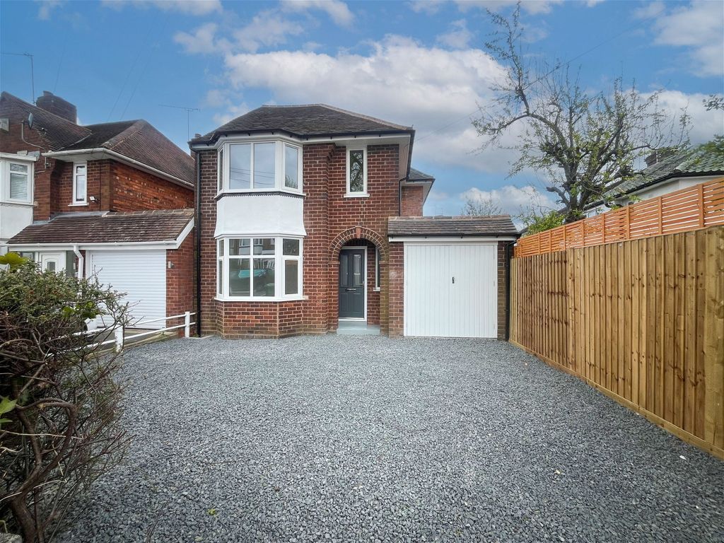 3 bed detached house for sale in Arnold Road, Shirley, Solihull B90, £