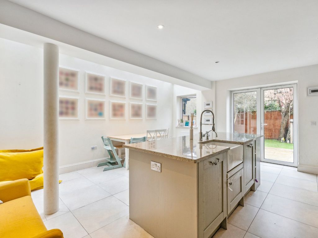 5 bed terraced house for sale in Tantallon Road, London SW12, £