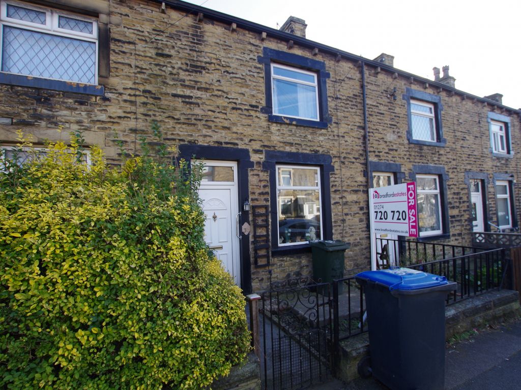 2 bed terraced house for sale in Woodhall Avenue, Thornbury, Bradford