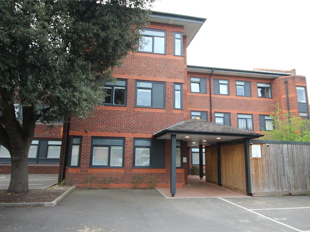 1 bed flat for sale in Fleet Road, Fleet, Hampshire GU51 Zoopla