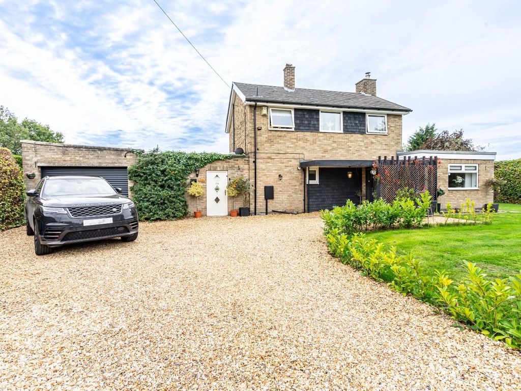 4 bed detached house for sale in Highfield Road, Bubwith, Selby YO8