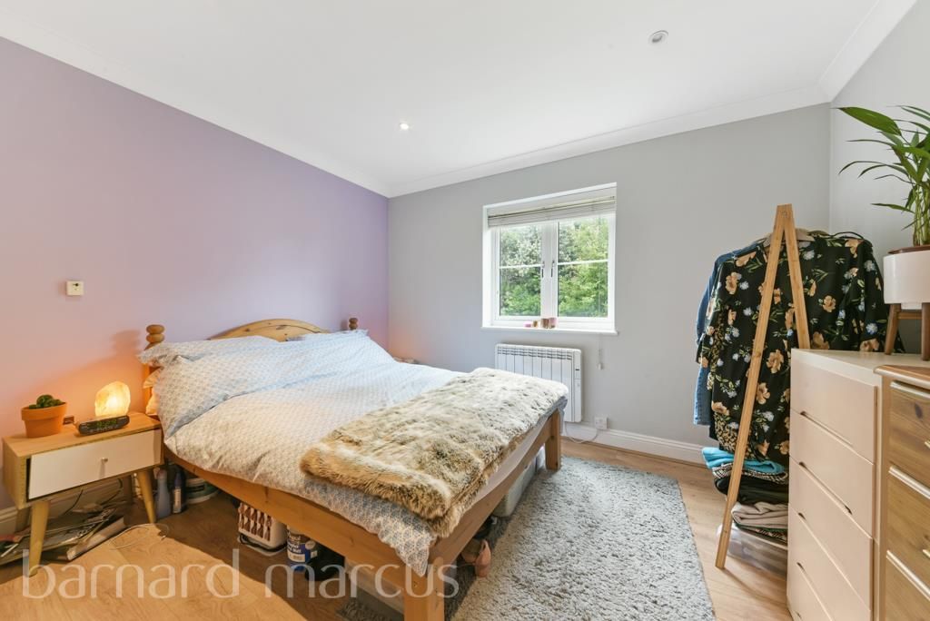 1 bed flat to rent in Epsom Road, Ewell, Epsom KT17, £1,300 pcm Zoopla