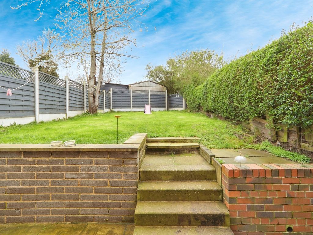 3 bed end terrace house for sale in Fairfield Hill, Bramley, Leeds LS13