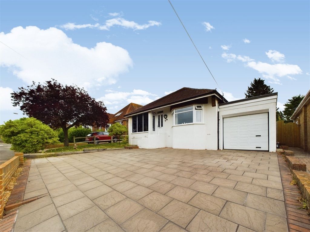 3 bed bungalow for sale in Sullington Gardens, Findon Valley, Worthing