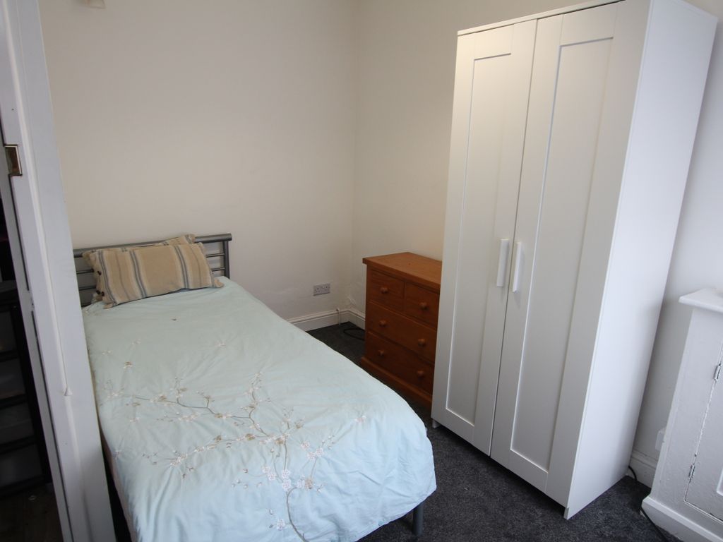 3 bed terraced house for sale in Grantley Street, Grantham NG31, £