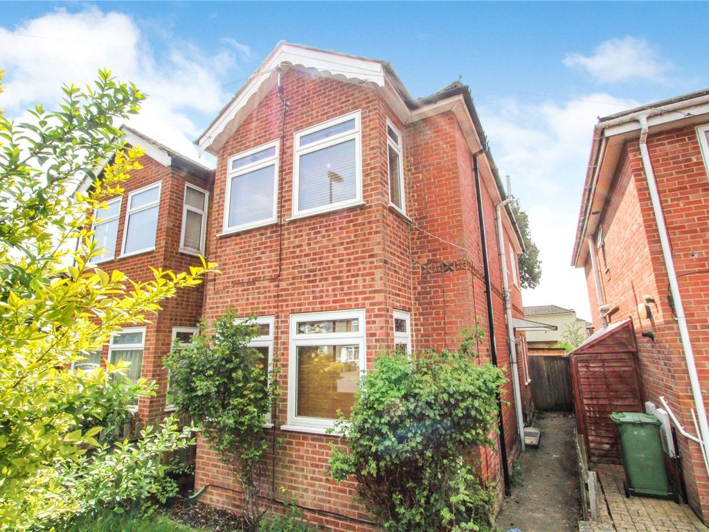 3 bed semidetached house for sale in Foundry Lane, Southampton