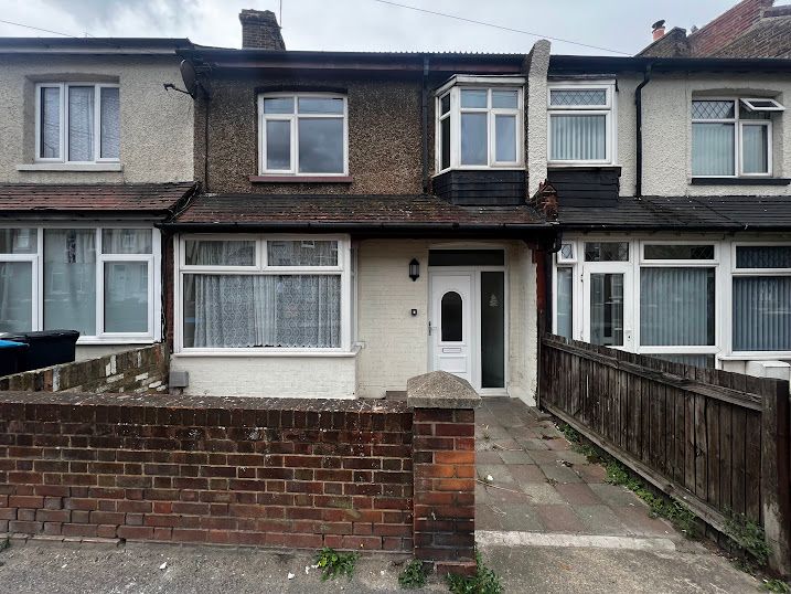 3 bed terraced house to rent in Ramsgate Road, Margate CT9, £1,050 pcm