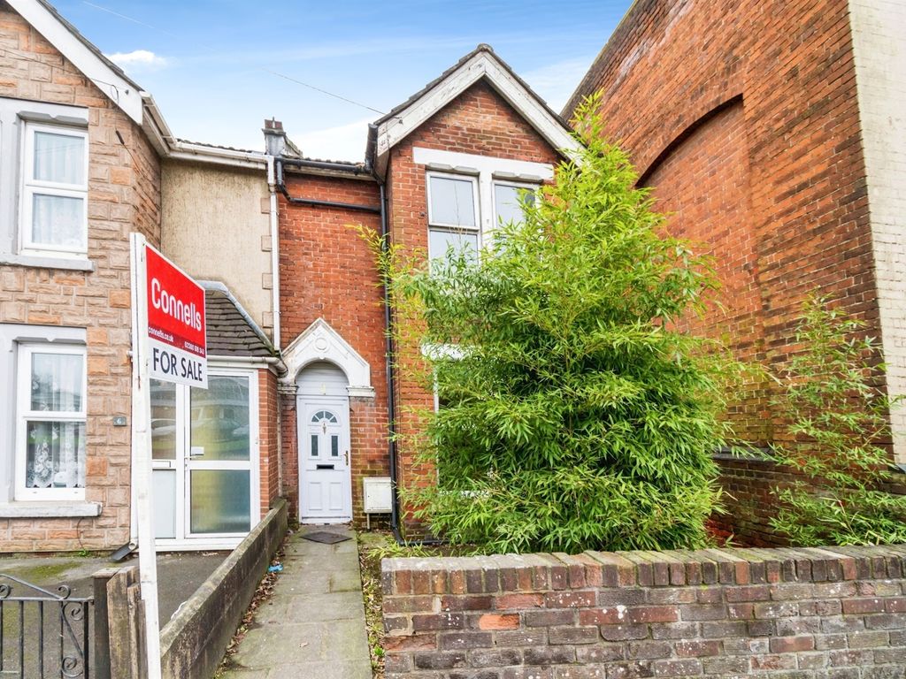 3 bed end terrace house for sale in Road, Fair Oak