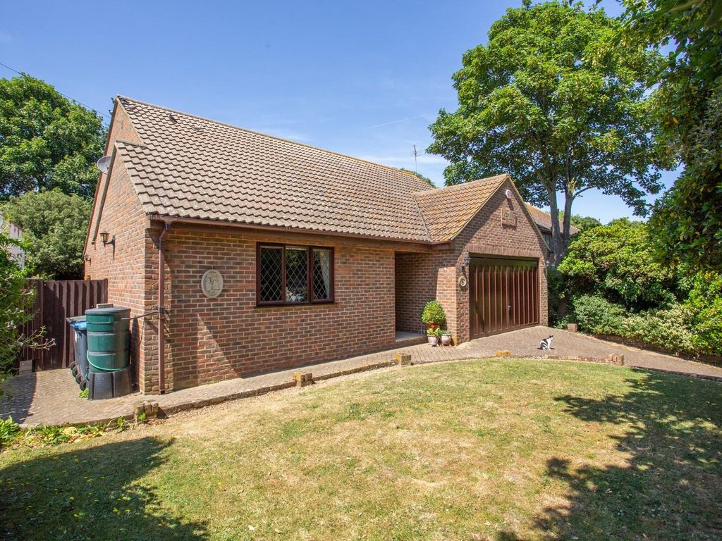 2 bed detached bungalow for sale in Woodland Way, Broadstairs CT10 Zoopla
