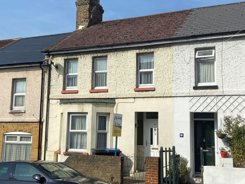 3 bed terraced house to rent in Whitfield Avenue, Dover CT16, £1,200