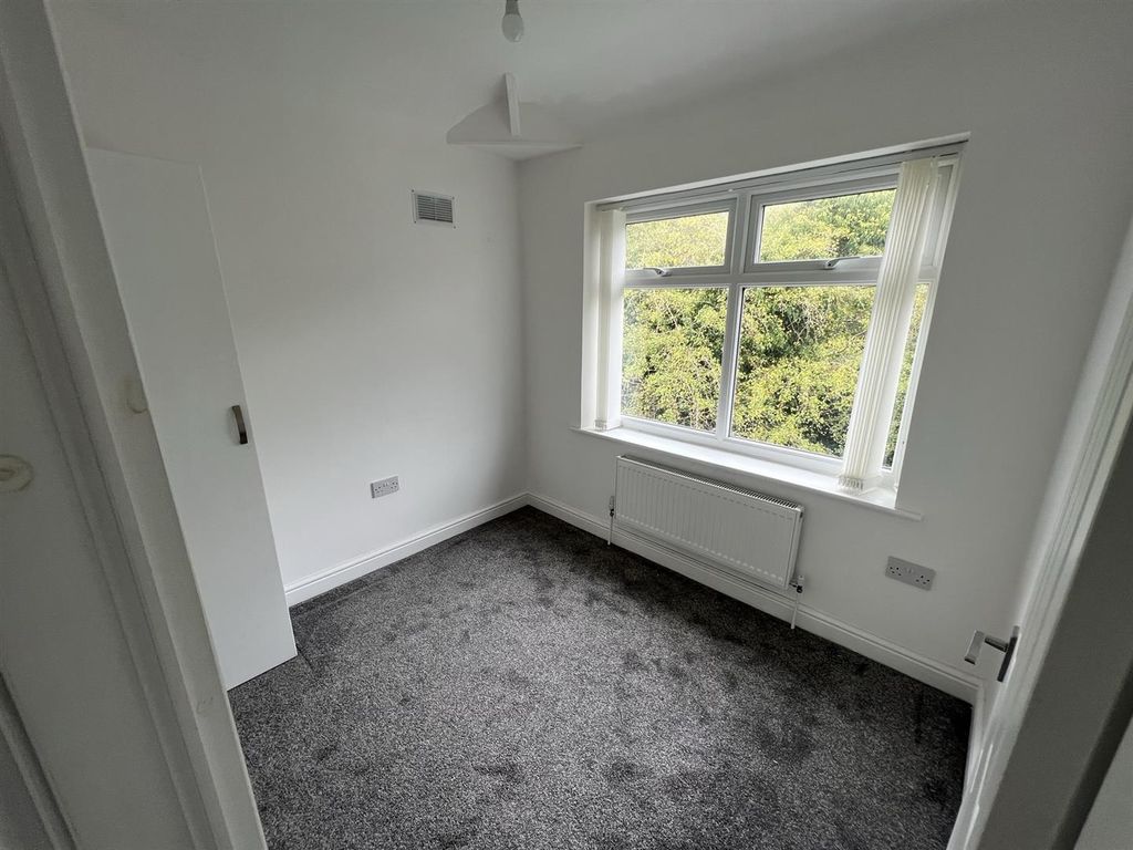 3 bed semidetached house to rent in Vale Avenue, Flixton, Manchester M41, £1,200 pcm Zoopla