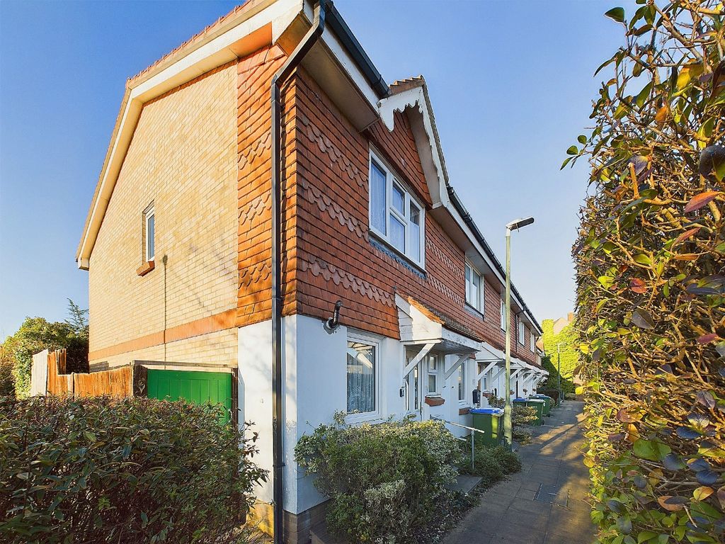 2 bed end terrace house for sale in Hook Lane, Welling, Kent DA16, £