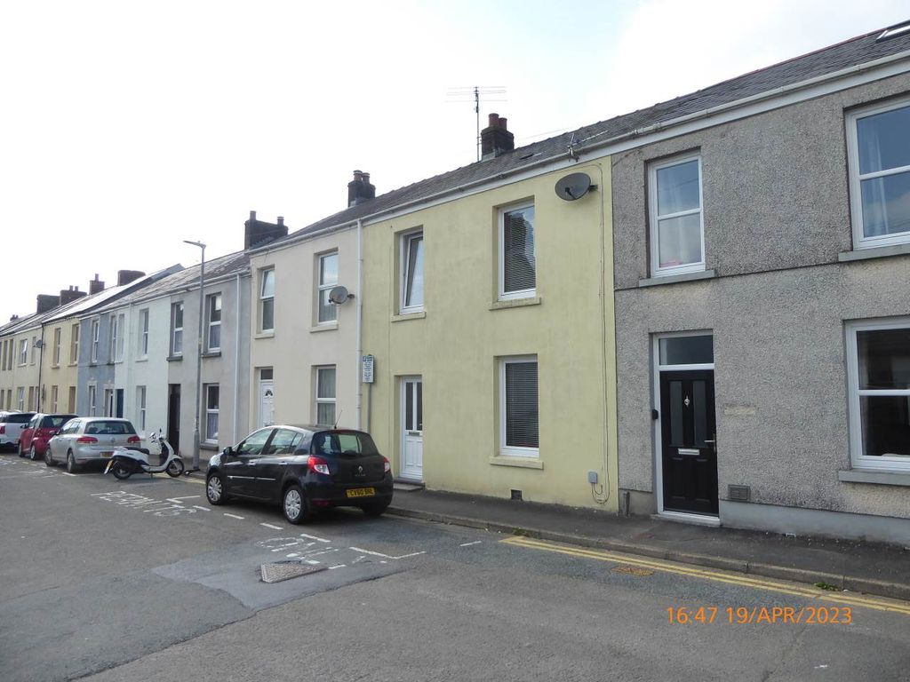 4 bed terraced house to rent in Tabernacle Terrace, Carmarthen SA31