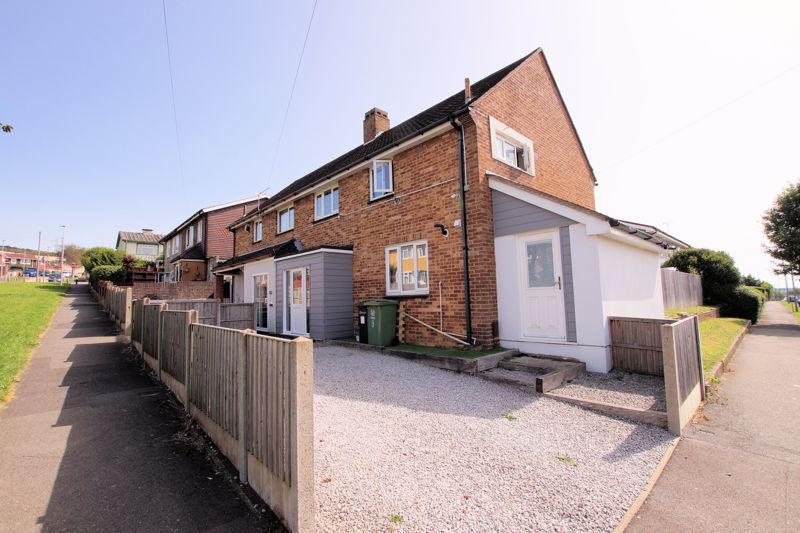 3 bed semidetached house for sale in Braunston Close, Cosham
