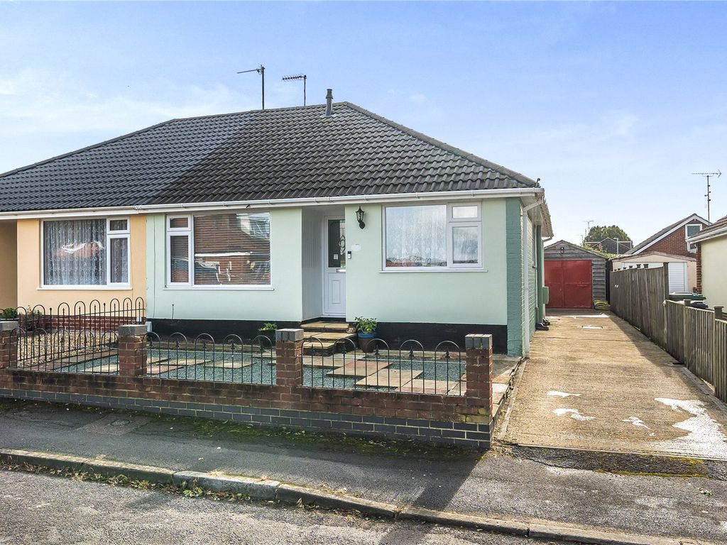 2 bed bungalow for sale in Ellingdon Road, Wroughton SN4, £300,000 Zoopla