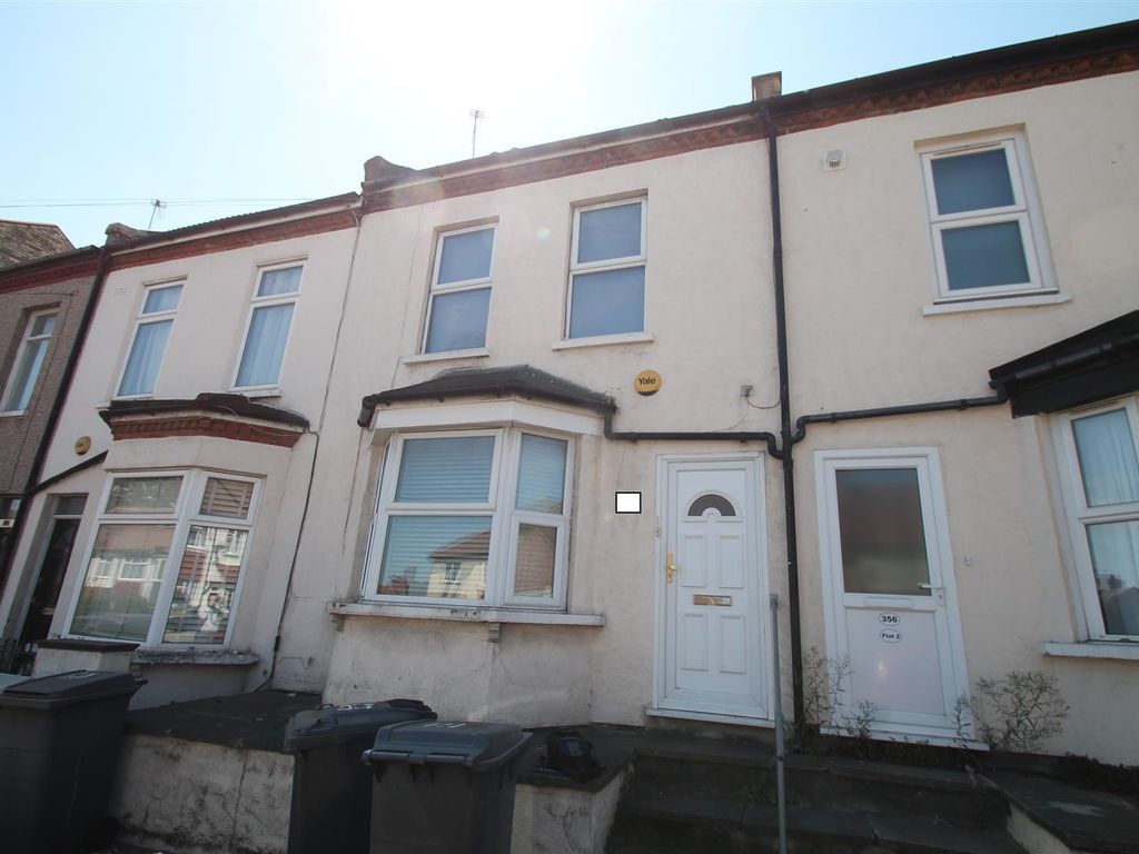 3 bed terraced house for sale in Oakleigh Road North, Whetstone, London