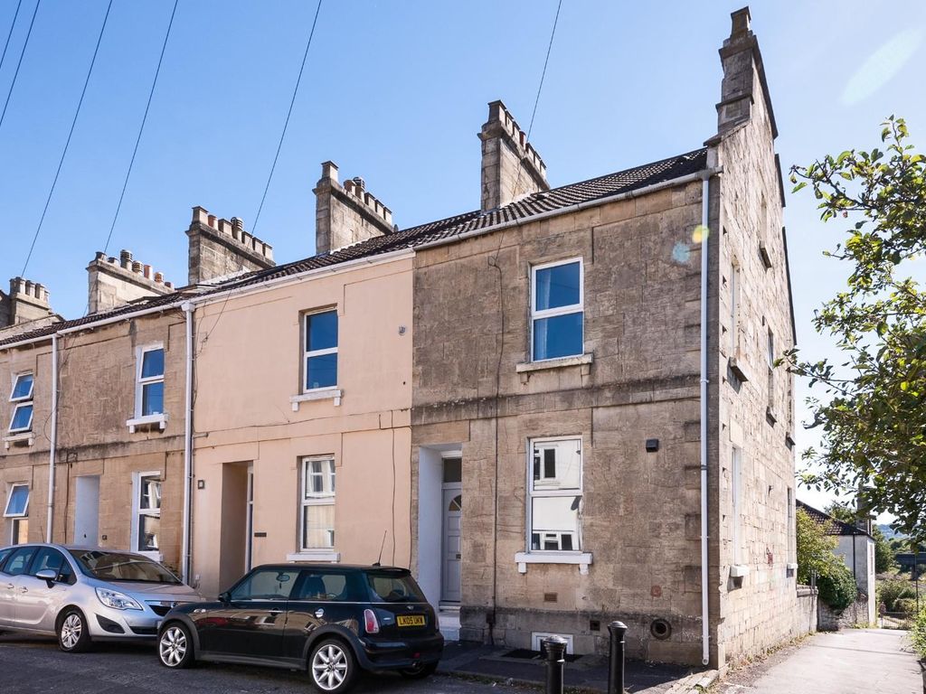5 bed end terrace house for sale in Stuart Place, Bath BA2, £490,000