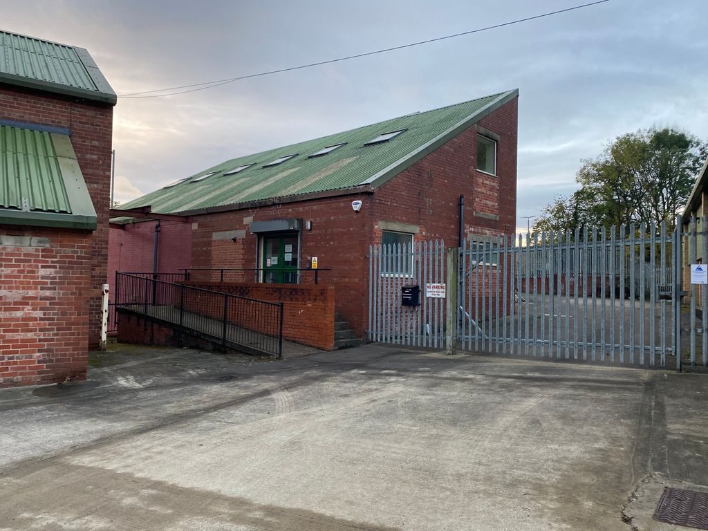 Industrial to let in Unit 7B Brookfoot Business Park, Brookfoot Lane
