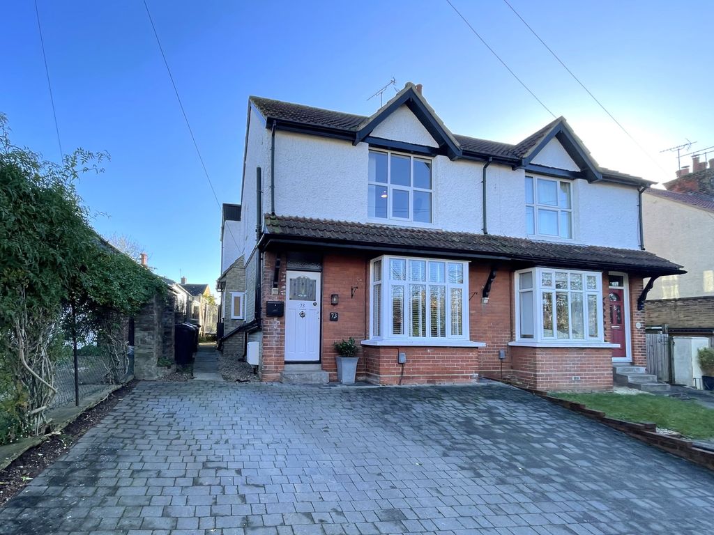 3 bed semidetached house for sale in Burton Road, Kennington TN24, £