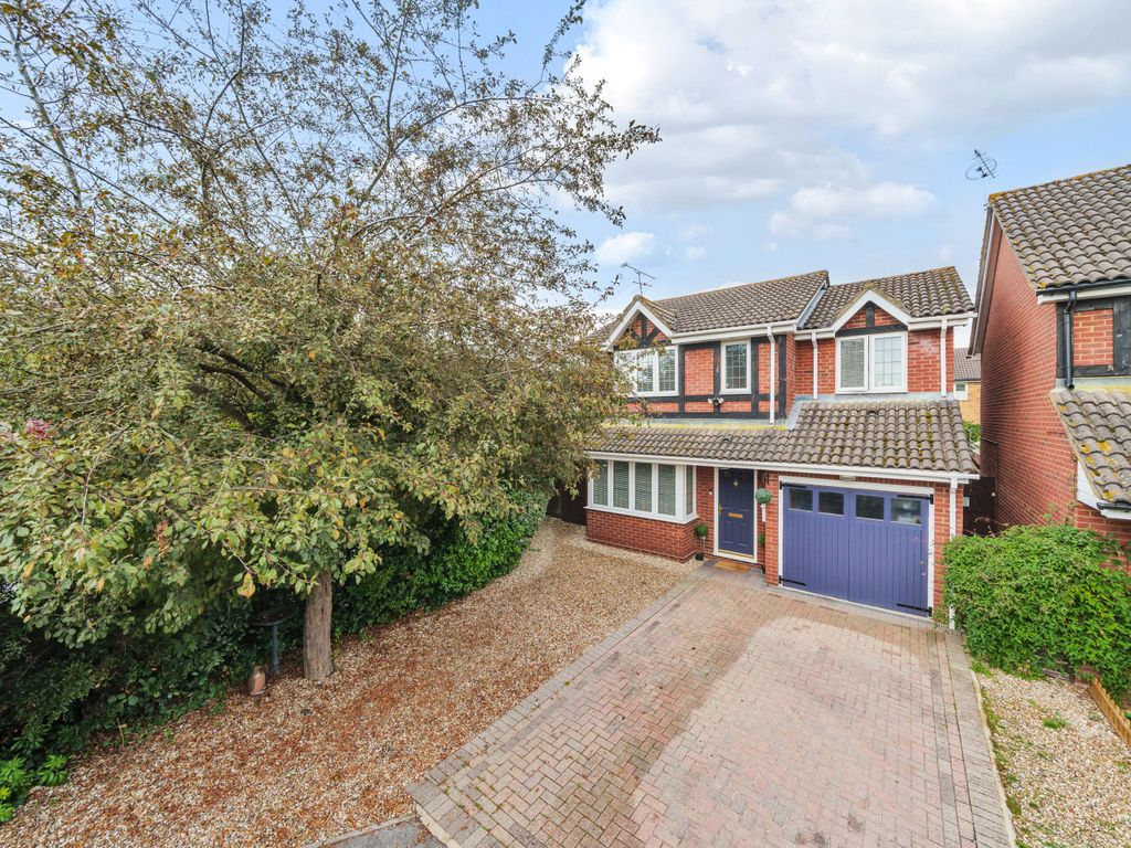 4 bed detached house for sale in Kerria Way, West End, Woking GU24, £