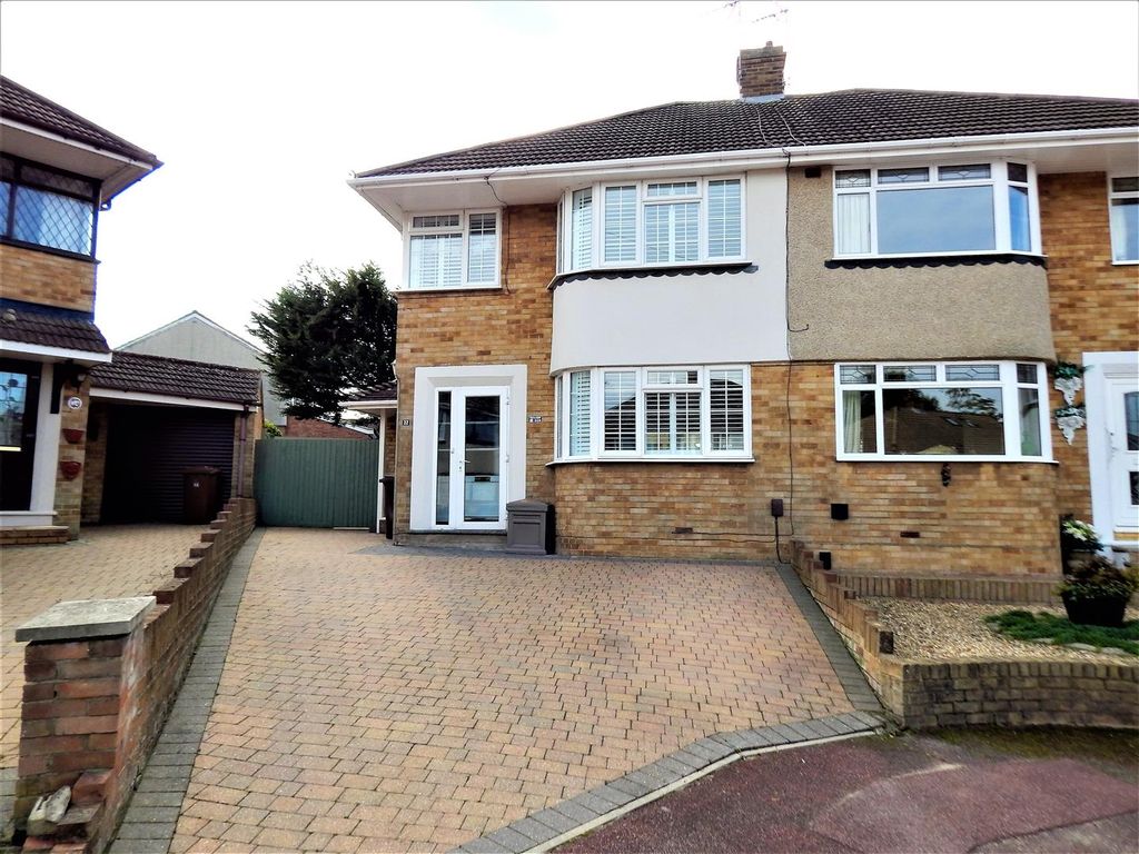3 bed semidetached house for sale in Berkeley Close, Rochester ME1