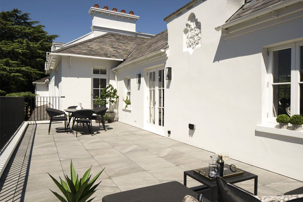 Lipton Close, Southgate, London N14