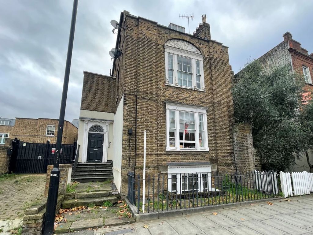 Flat 5, 37 West Hill, Wandsworth, London SW18
